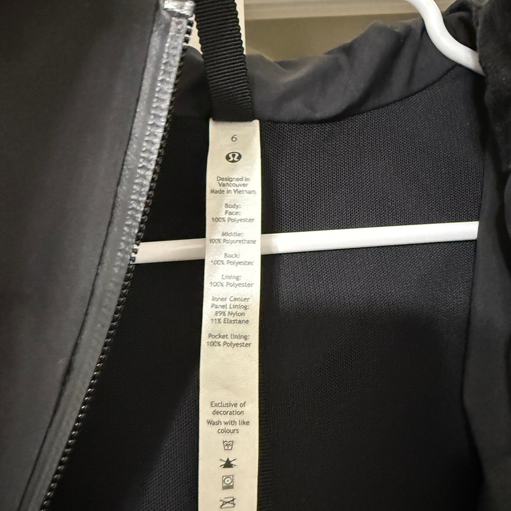 lululemon rain jacket - Picture 4 of 5